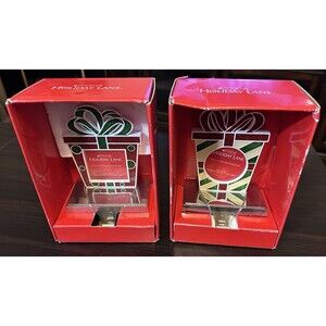 Macy’s Holiday Lane Gift Box Stocking Holders Set of 2 Christmas Decor 2007 Red